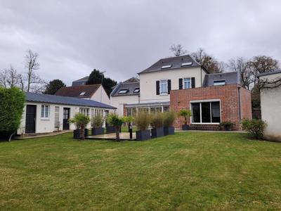 Maison - 206 m² - 6 pièces