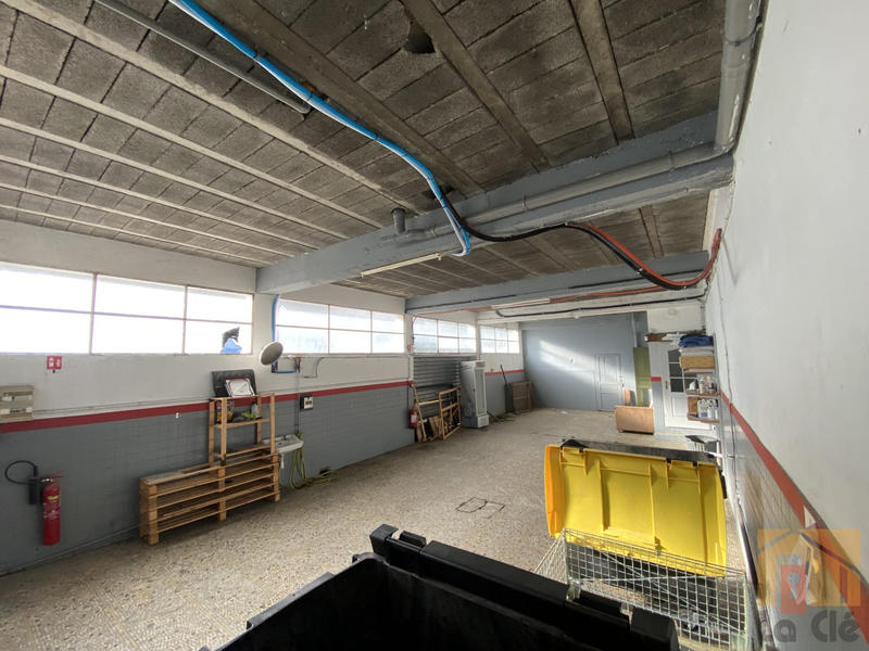 Local commercial - 218 m²