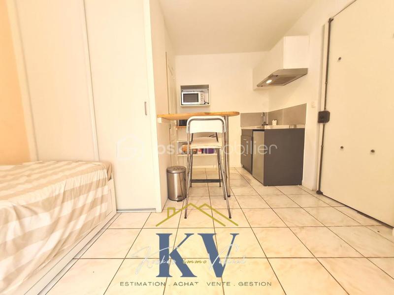 Studio - 86 m² - 5 pièces