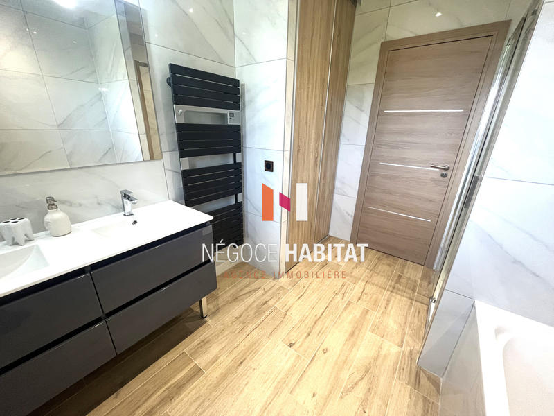 Villa - 167 m² - 10 pièces