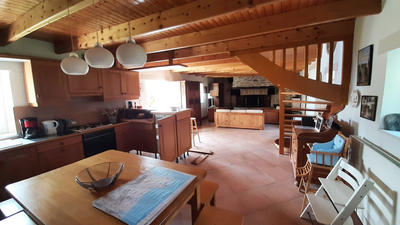 Maison - 480 m² - 12 pièces