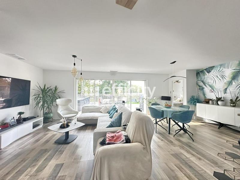 Maison - 112 m² - 4 pièces