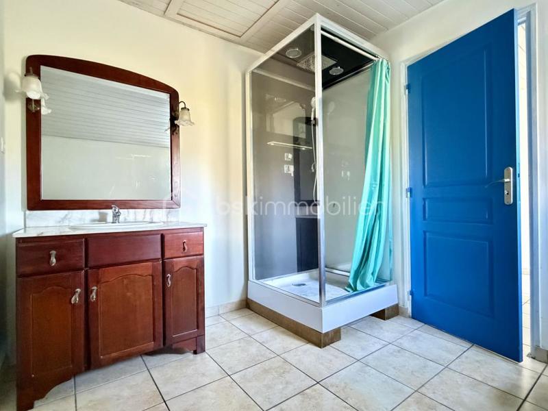 Maison - 350 m² - 25 pièces