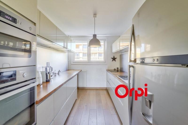 Appartement - 84 m² - 4 pièces