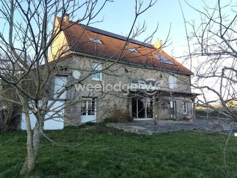 Maison - 283 m² - 9 pièces