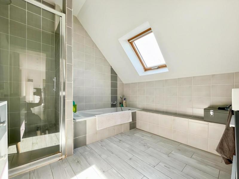 Maison - 146 m² - 5 pièces