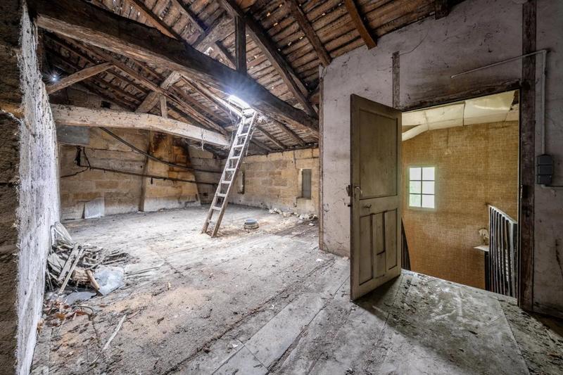 Maison en pierre - 200 m² - 8 pièces