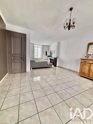 Maison - 225 m² - 6 pièces