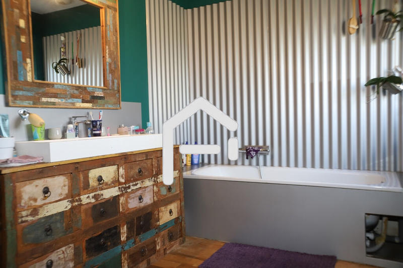 Maison - 239 m² - 7 pièces