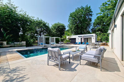 Demeure - 241 m² - 7 pièces