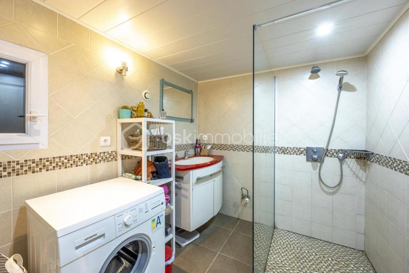 Maison - 250 m² - 9 pièces