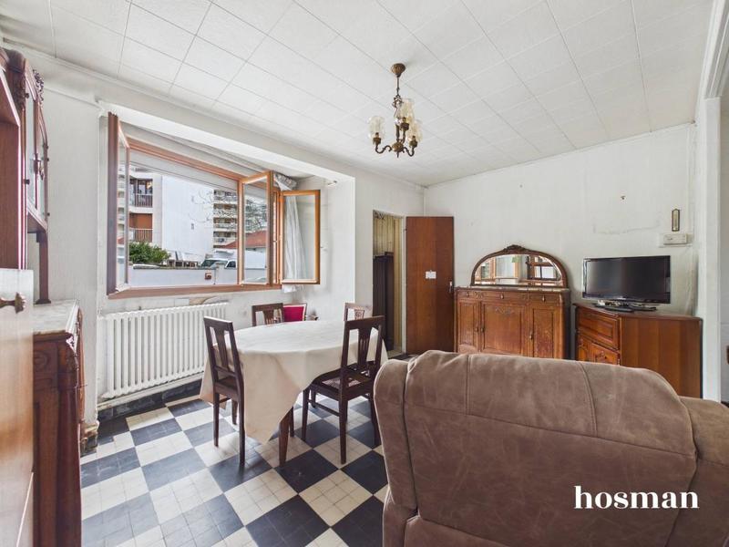 Maison - 220 m² - 6 pièces