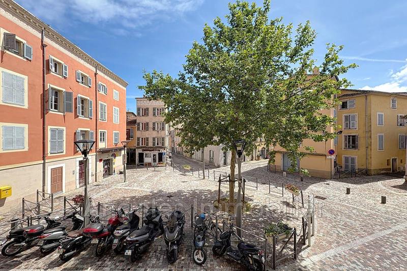 Appartement - 120 m² - 8 pièces