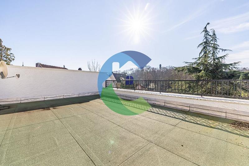 Maison - 195 m² - 7 pièces