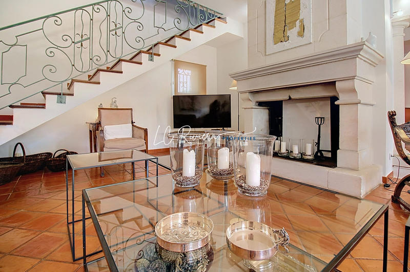 Villa - 276 m² - 8 pièces