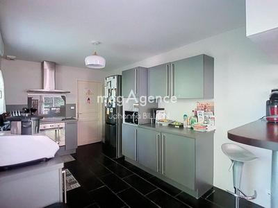 Maison traditionnelle - 158 m² - 6 pièces