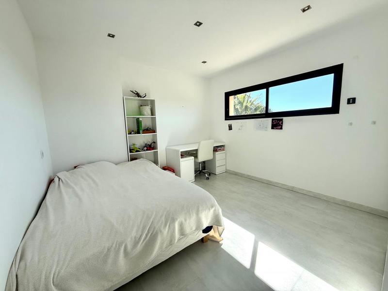 Maison - 244 m² - 10 pièces