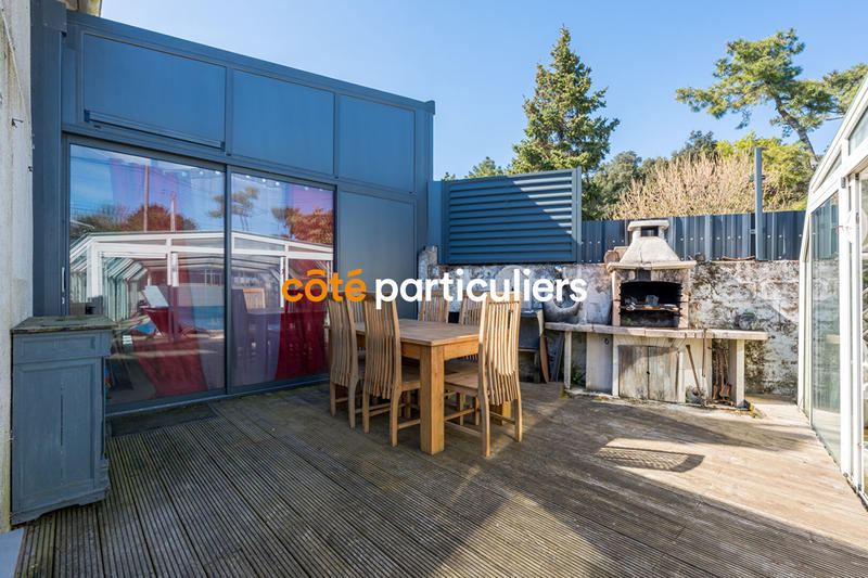 Maison - 233 m² - 9 pièces