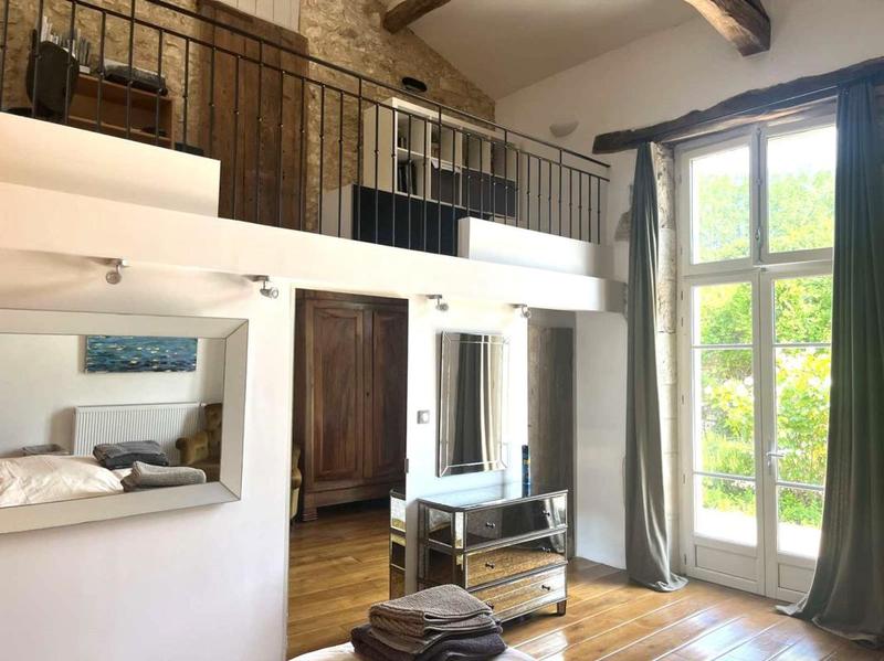 Propriété - 300 m² - 8 pièces