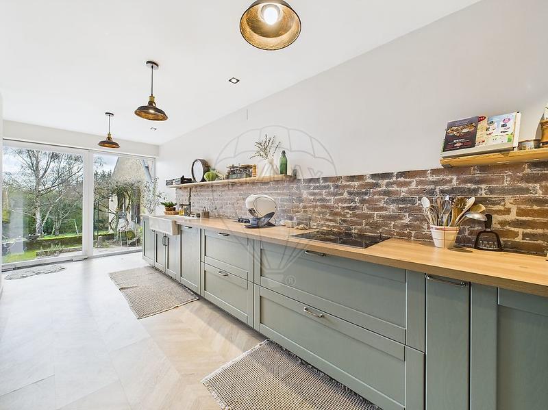 Maison - 270 m² - 7 pièces