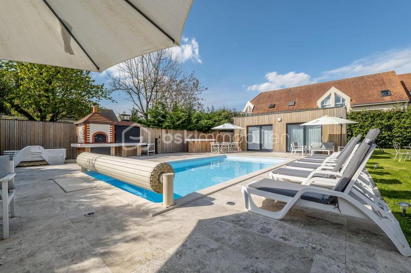 Villa - 376 m² - 16 pièces