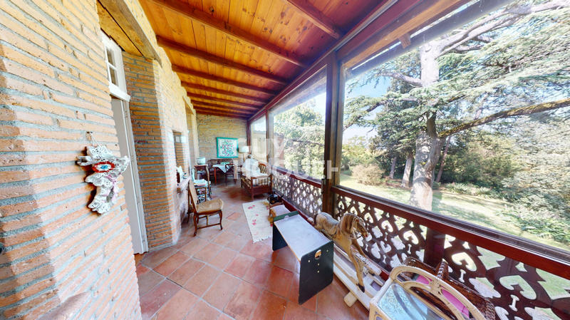 Maison - 360 m² - 9 pièces