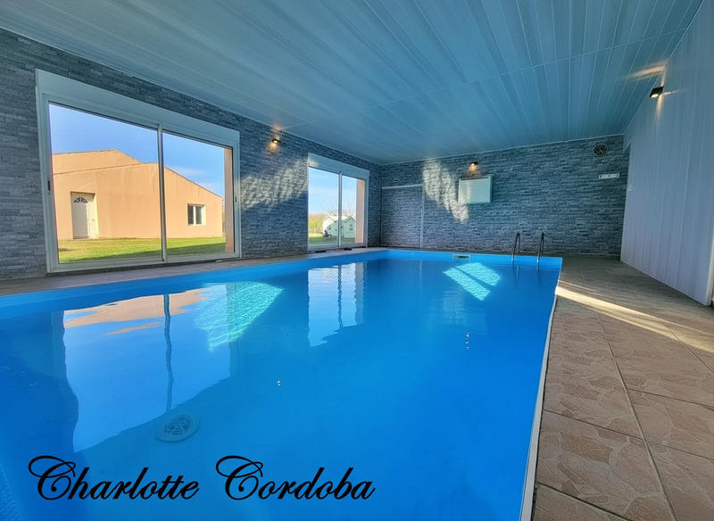 Maison - 253 m² - 9 pièces