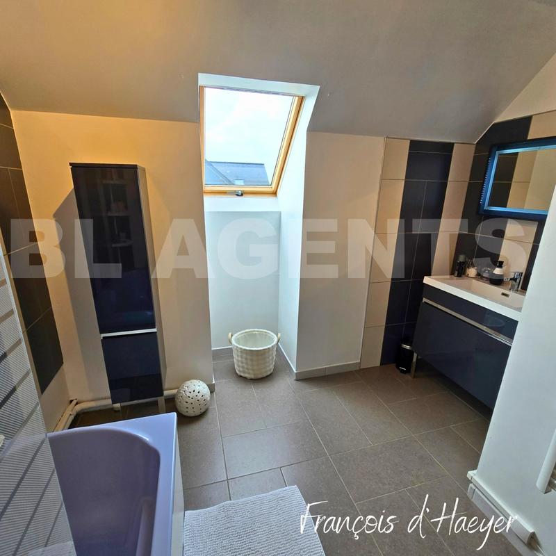 Maison traditionnelle - 154 m² - 6 pièces