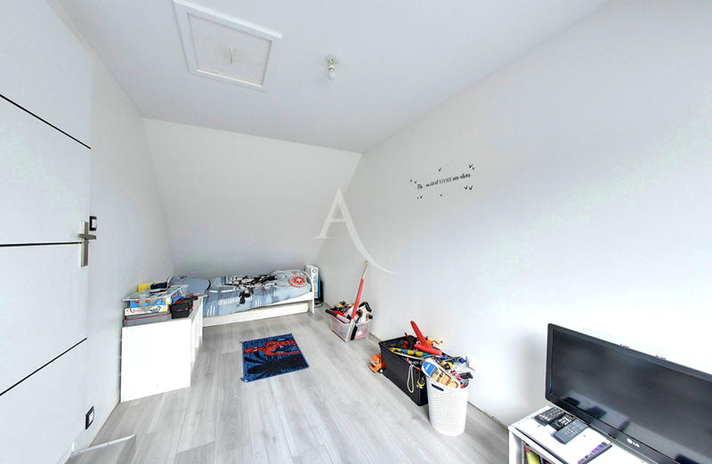 Maison - 103 m² - 5 pièces