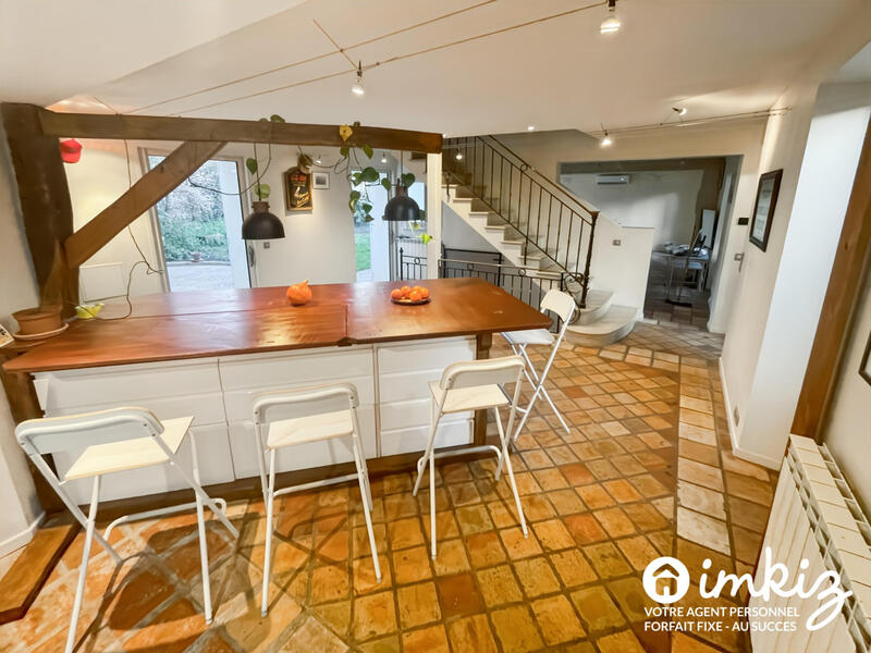 Maison - 210 m² - 7 pièces