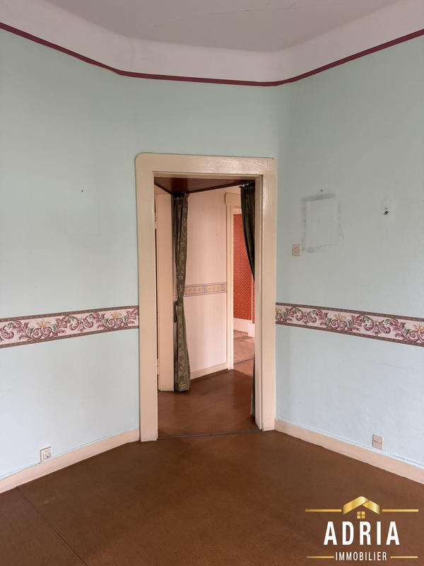 Maison - 127 m² - 8 pièces