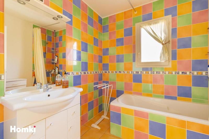 Villa - 100 m² - 5 pièces