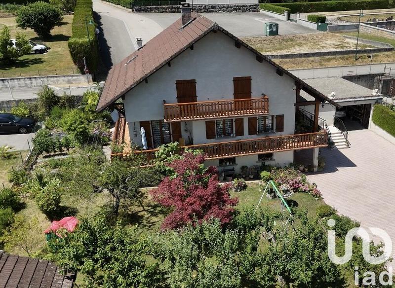 Maison - 211 m² - 6 pièces