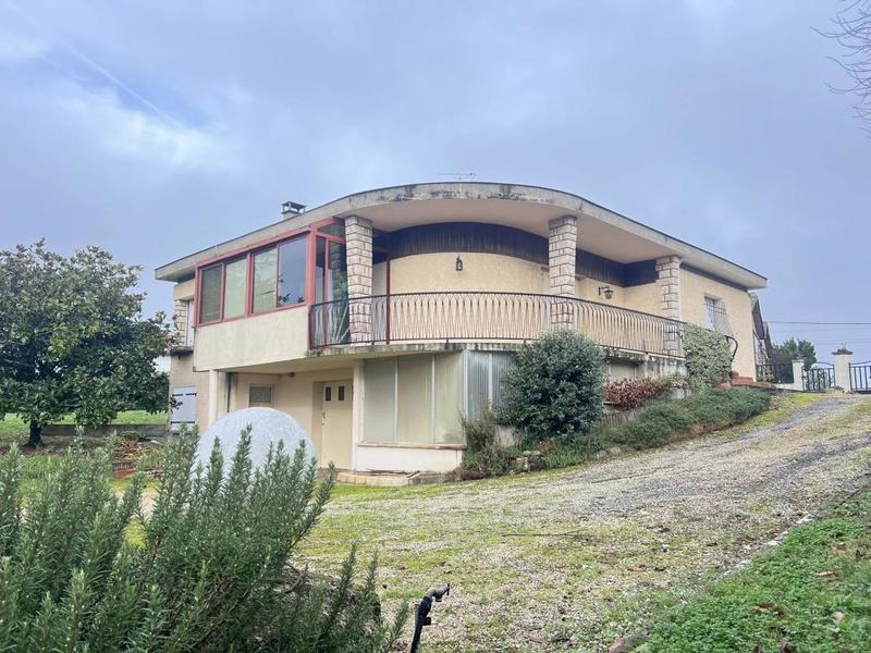 Maison de ville - 274 m² - 4 pièces