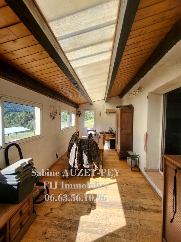 Propriété - 180 m² - 5 pièces