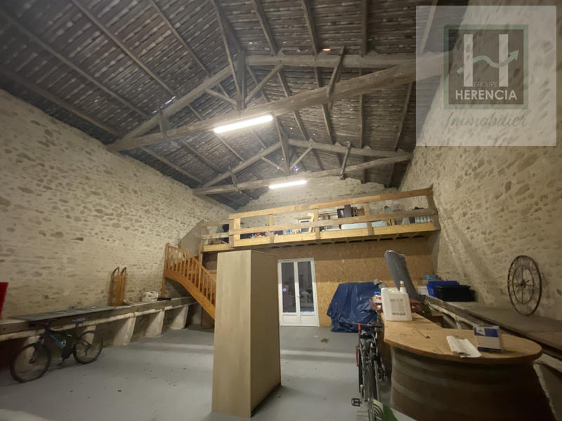 Maison ancienne - 273 m² - 8 pièces