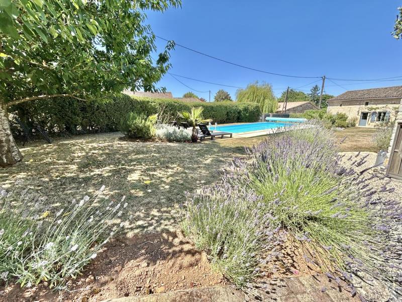 Maison - 234 m² - 10 pièces