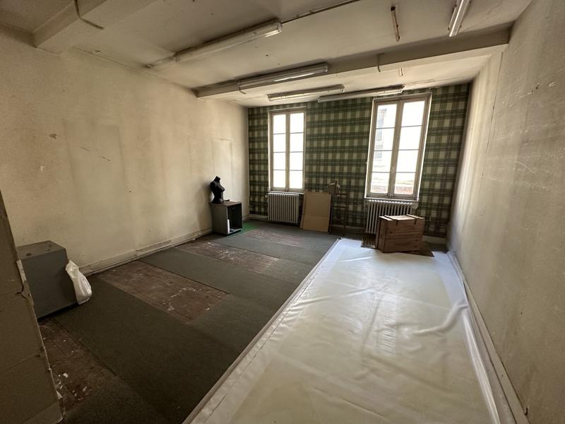 Fonds de commerce - Magasins - 161 m²