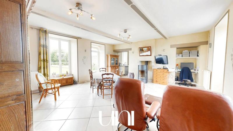 Maison - 330 m² - 10 pièces