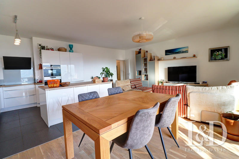 Appartement - 107 m² - 6 pièces