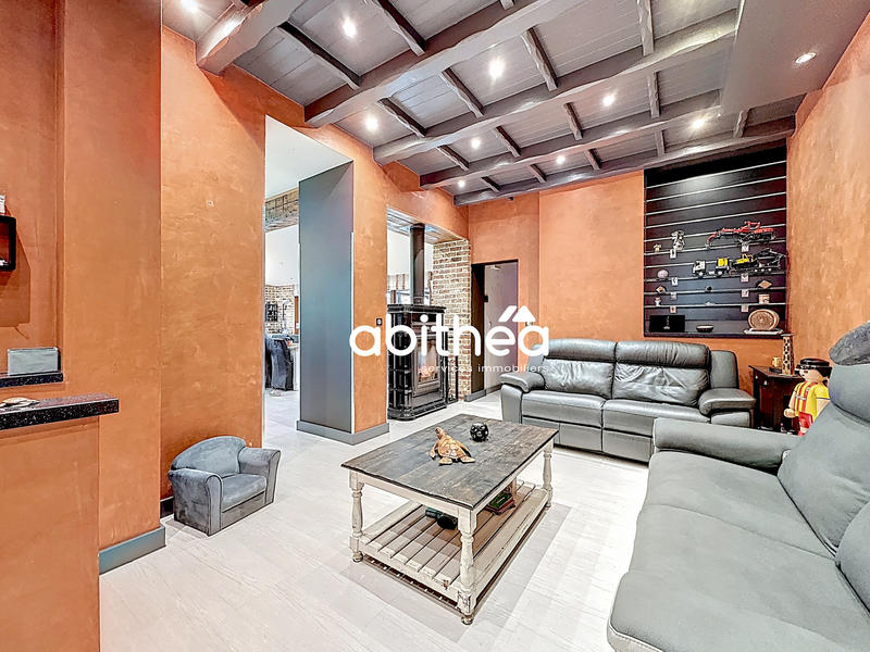 Maison - 305 m² - 9 pièces