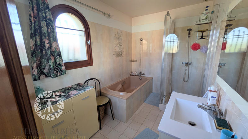 Villa - 99 m² - 4 pièces