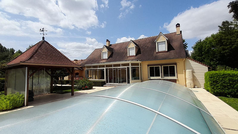 Maison - 262 m² - 10 pièces