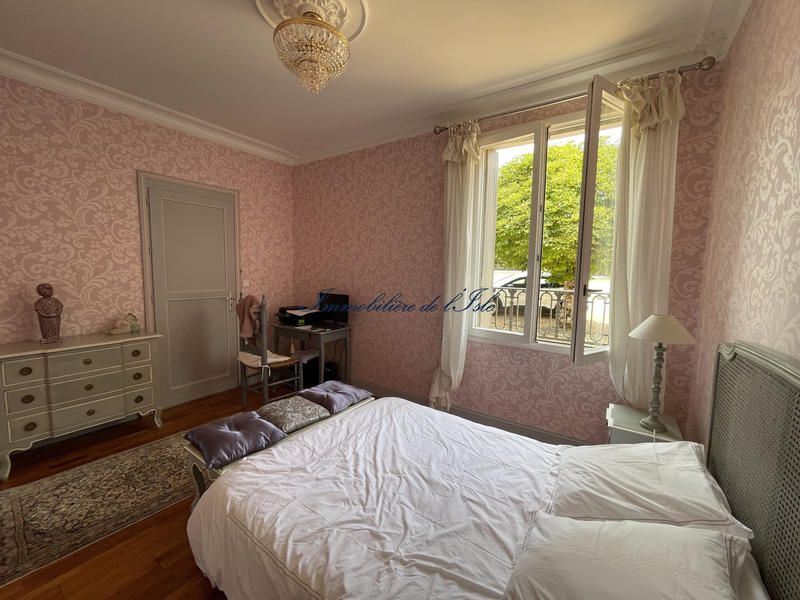 Maison - 285 m² - 8 pièces