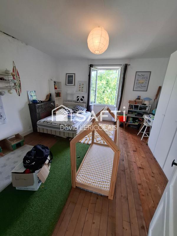 Maison - 194 m² - 8 pièces