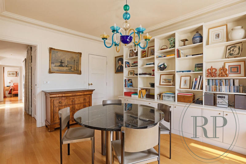 Appartement - 136 m² - 7 pièces