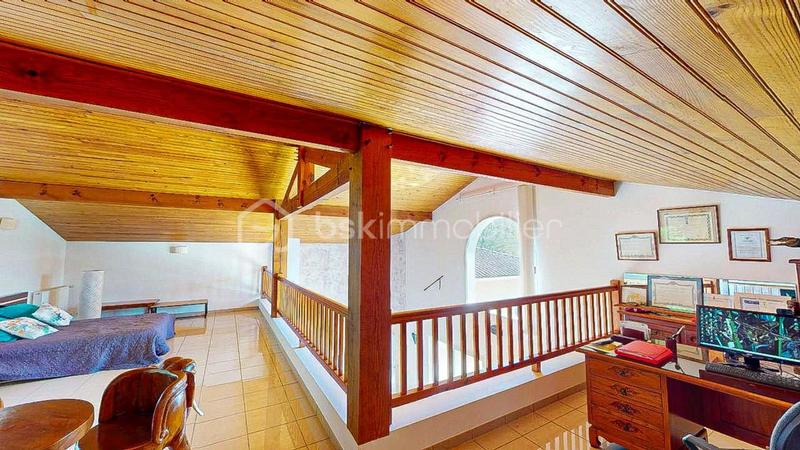 Propriété - 375 m² - 11 pièces