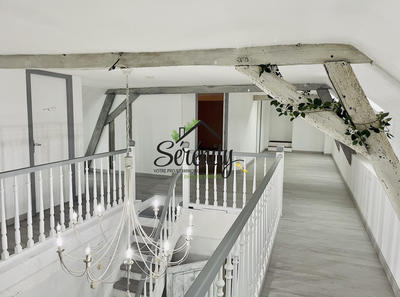 Maison - 260 m² - 6 pièces