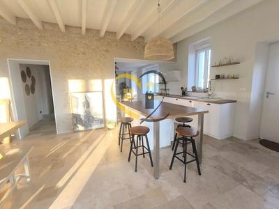 Maison de ville - 254 m² - 1 pièce