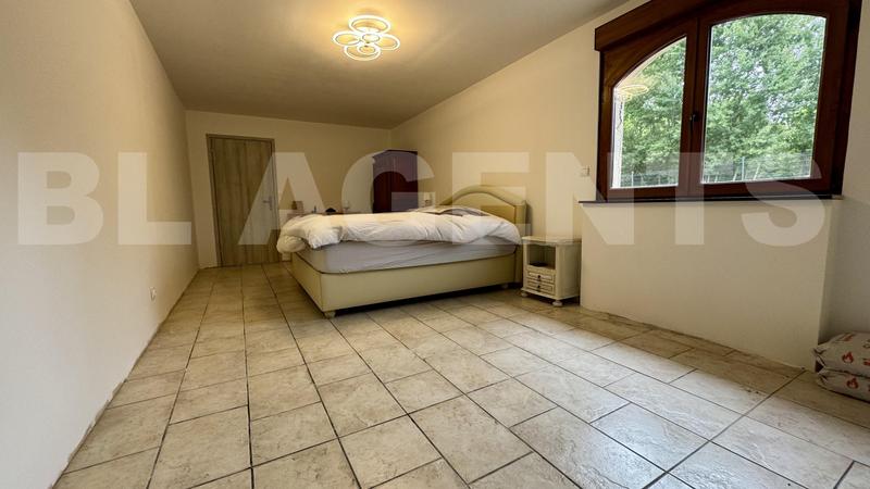 Villa - 215 m² - 14 pièces